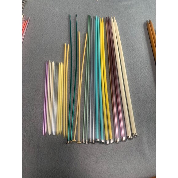 Assorted Knitting Needles Set - Metal & Plastic - Various Sizes & Colors - Craft - Picture 5 of 6